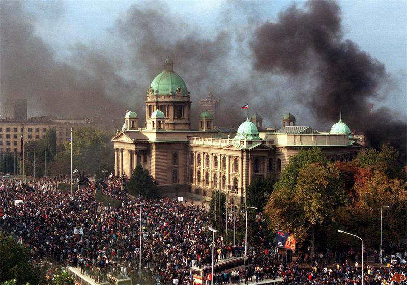 "Bulldozer Revolution" Belgrade, Serbia 2000. Image Source: www.suedosteuropa.uni-graz.at